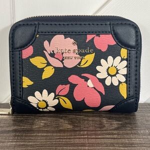 EUC Kate Spade ♠️ Travelers Small Zip Wallet
